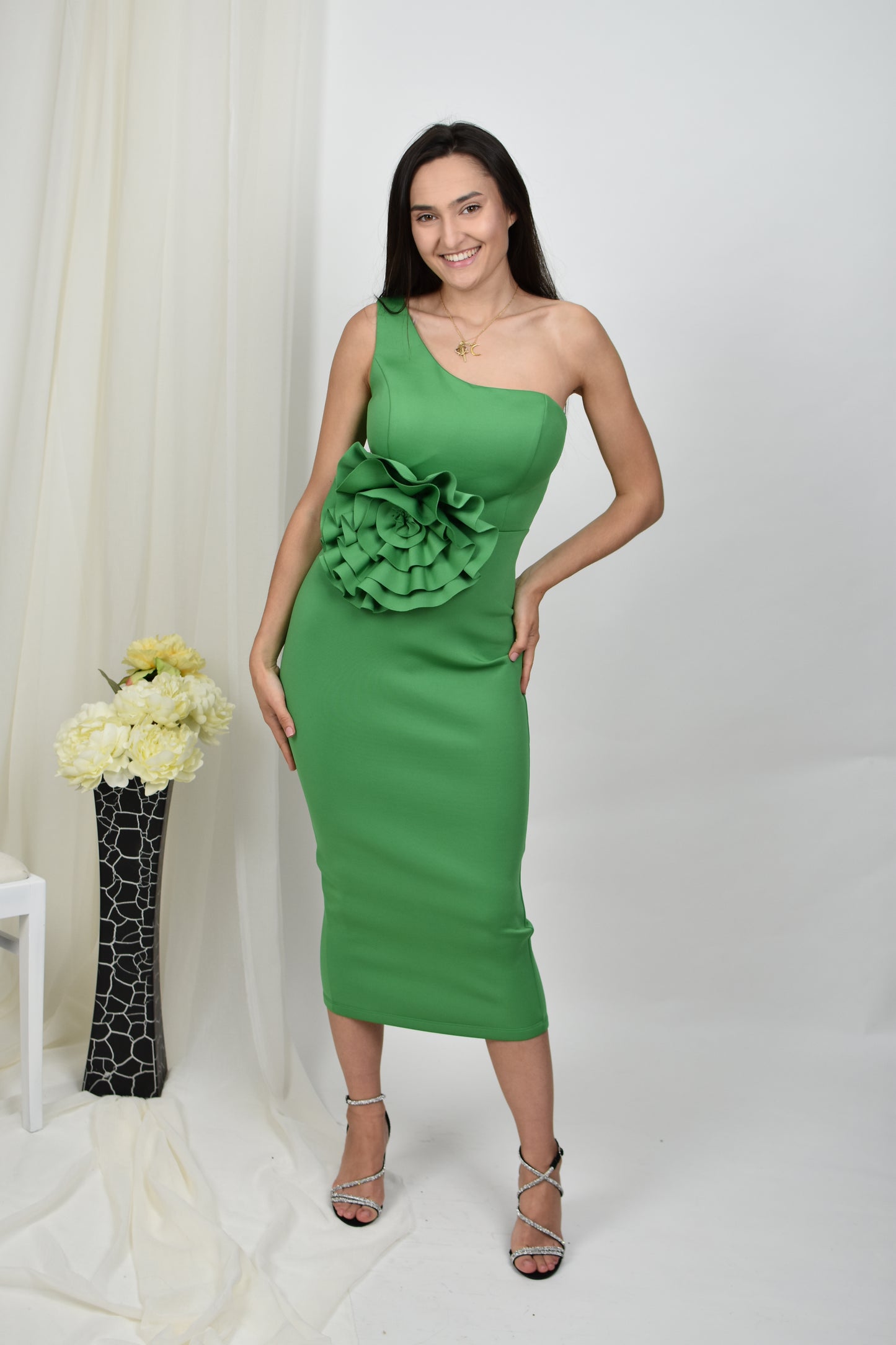 Rochie midi pe un umăr, stil clasic, cu floare, verde
