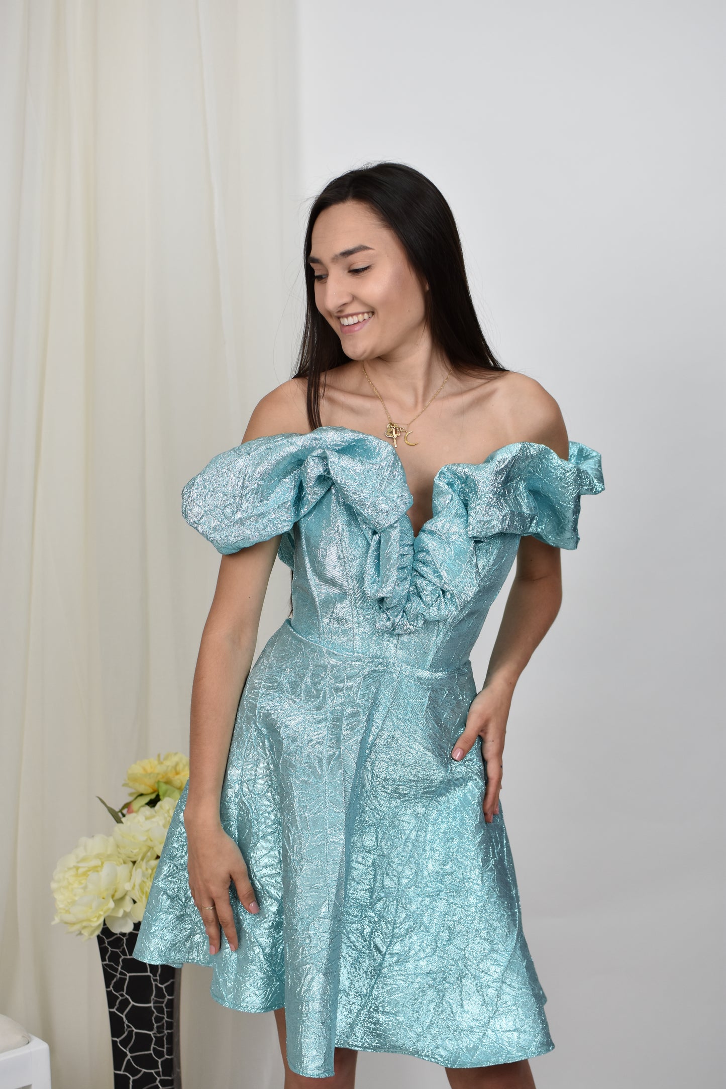 Rochie scurta cu umeri goi, linie A, stil clasic, albastra