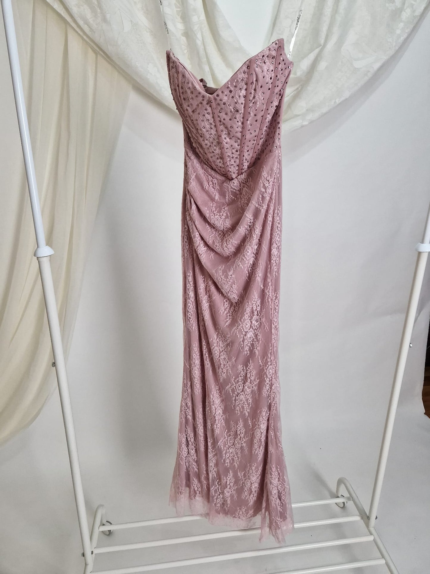 Rochie din dantela roz