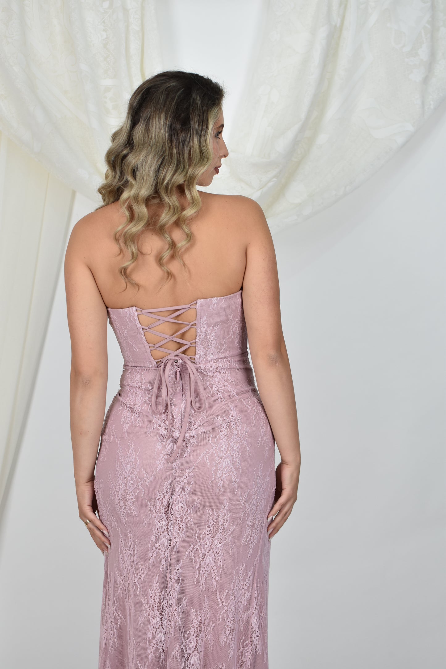 Rochie din dantela roz