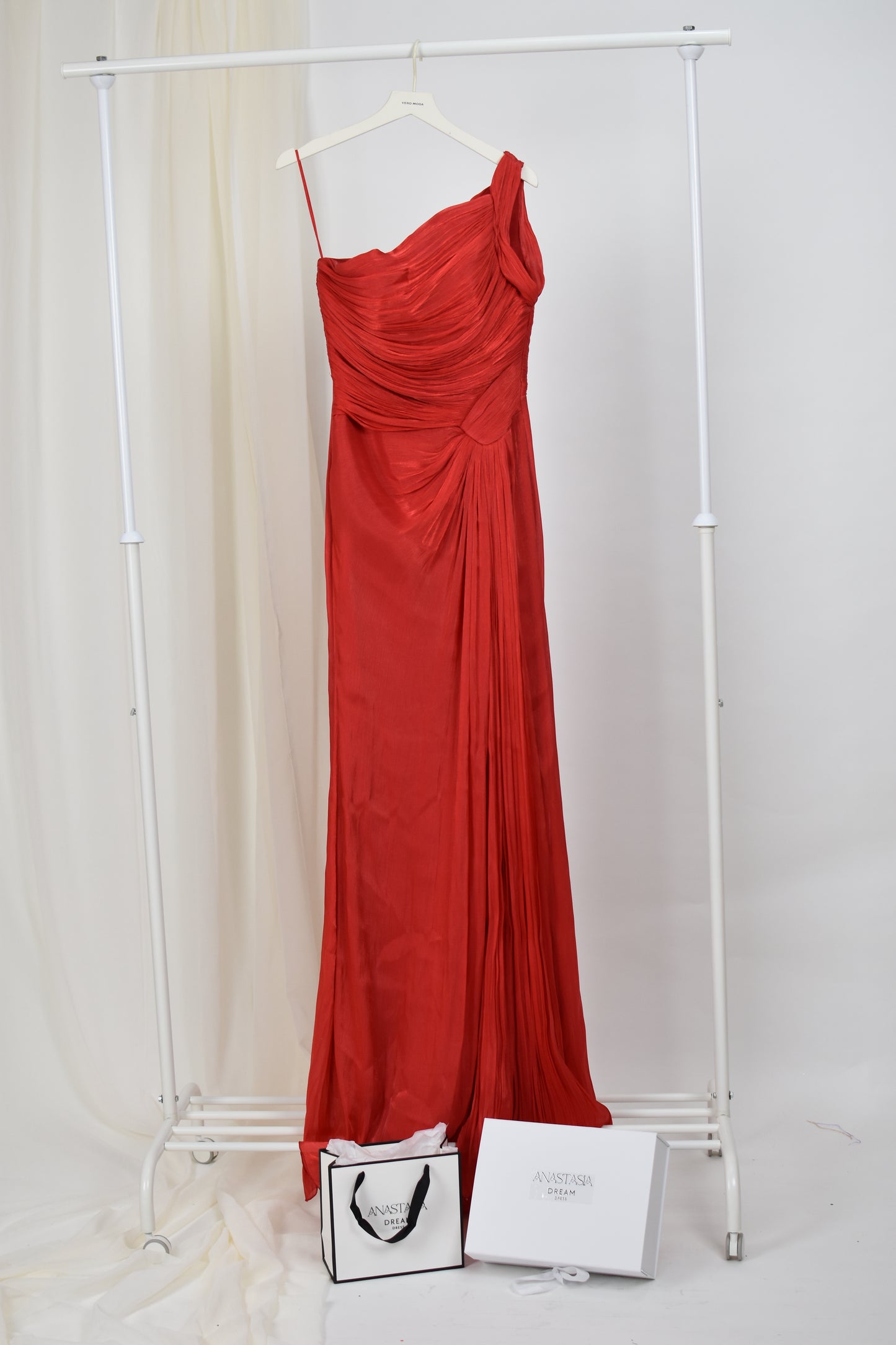 Rochie rosie de matase