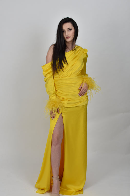 Rochie galbena de seara satinata cu pliuri